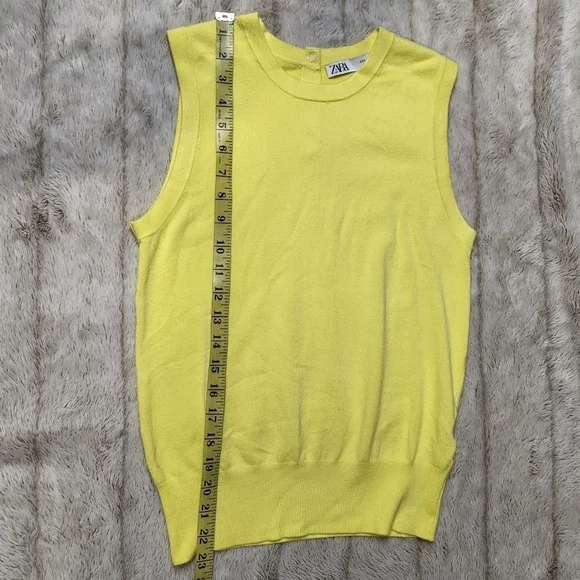 Size S-M Knit Tank Neon color Crew neck Semi-fitted Viscose blend ZARA - Picture 13 of 16